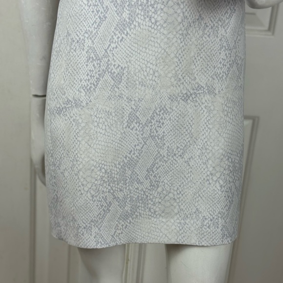 Babaton Snakeskin Pattern Dress. D17 - Picture 3 of 14
